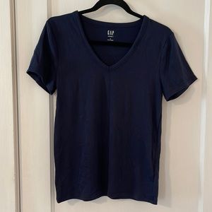 Gap Navy modern v neck size L